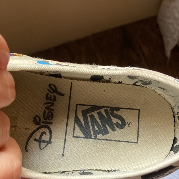 Vans - Picture 5 of 6